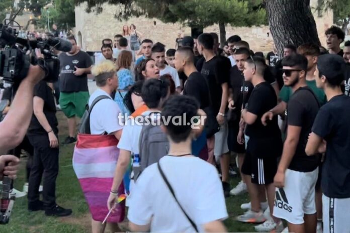 Θεσσαλονίκη: Ένταση στην πορεία του Pride – Επίθεση ανηλίκων στους συμμετέχοντες (VIDEO)