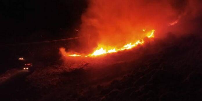 Φωτιά στη Σητεία: Ολονύχτια η μάχη με τις φλόγες