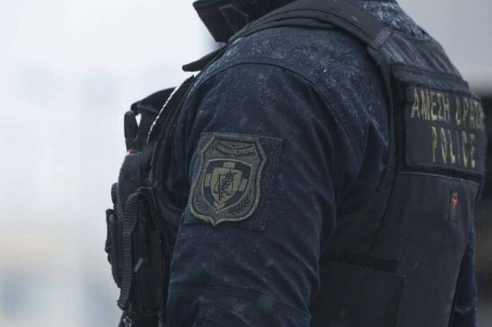 Με εταιρείες «βιτρίνες» αγόραζαν προϊόντα με ακάλυπτες επιταγές και τα μεταπωλούσαν σε χαμηλές τιμές – Στα 2,6 εκατ. ευρώ η «λεία» του κυκλώματος