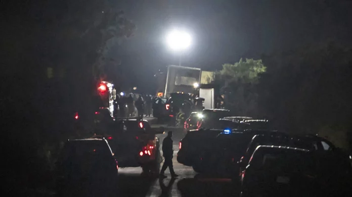 ΗΠΑ: 46 μετανάστες ανασύρθηκαν νεκροί από ρυμουλκό φορτηγού στο Σαν Αντόνιο των ΗΠΑ