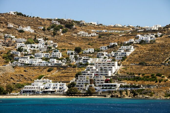 Μύκονος: Ζήτησαν 500 ευρώ από ζευγάρι Αμερικανών που ήθελε να δει το ηλιοβασίλεμα