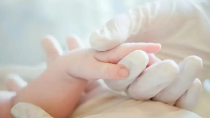 Τραγωδία στην Κρήτη: Νεογνό πέθανε την ώρα που διακομιζόταν στο νοσοκομείο