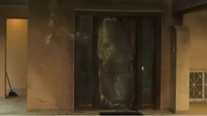Εμπρηστική επίθεση με γκαζάκια στο σπίτι του Άρη Πορτοσάλτε