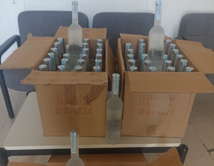 Πέλλα: Χειροπέδες σε 25χρονο που μετέφερε 72 λαθραία μπουκάλια βότκας