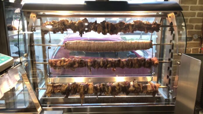 Γιαννιτσά: Χειροπέδες σε 34χρονο – “Τρύπωσε” σε ψητοπωλείο και έκανε ζημιές