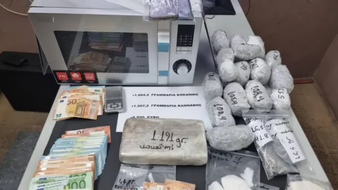 Ρόδος: Παραλάμβαναν με courier μεγάλες ποσότητες κοκαΐνης και κάνναβης