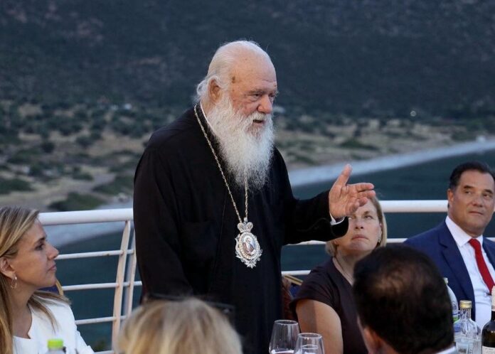 Π.Πολάκης προς Ιερώνυμο: «Άλλο να είσαι Χριστιανός κι άλλο μασκαράς»