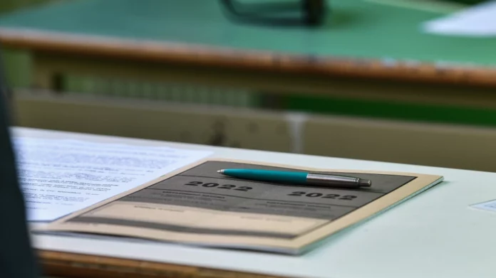 Κρήτη: Μηδενίστηκαν τρεις μαθητές που έδιναν σήμερα στις Πανελλαδικές – Έβγαλαν κινητό