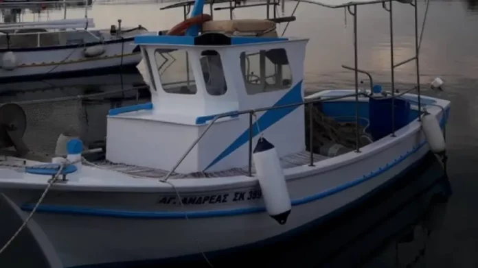 Πρωτοφανές! Έκλεψαν αλιευτικό σκάφος και άπλωσαν δίχτυα στον Κορινθιακό