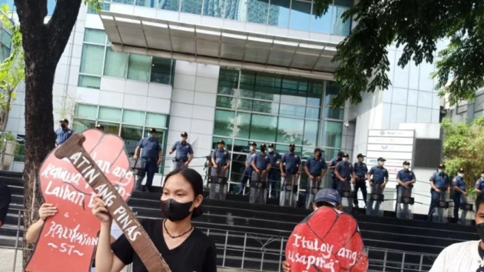 Φιλιππίνες: Τρεις νεκροί σε επεισόδιο με πυροβολισμούς σε πανεπιστημιακή τελετή αποφοίτησης