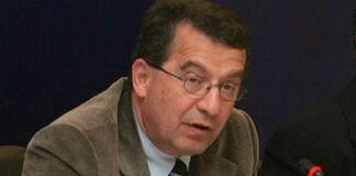 Ποιοι κρατάνε στο συρτάρι τους τη μήνυση κατά Ρουμπάτη για σεξουαλική παρενόχληση;