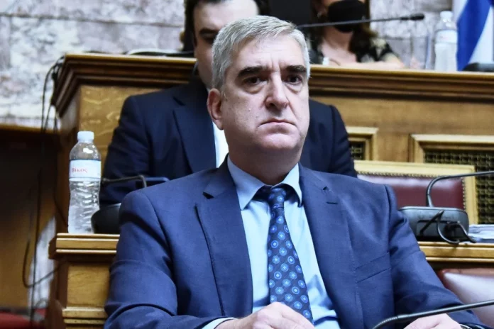 Παναγιώτης Κοντολέων: Κάρφωμα