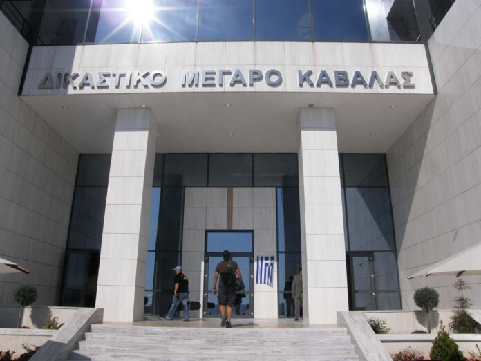 Καβάλα: Ουκρανός προφυλακίστηκε για βιασμό της ανήλικης κόρης συντρόφου του σε δομή φιλοξενίας