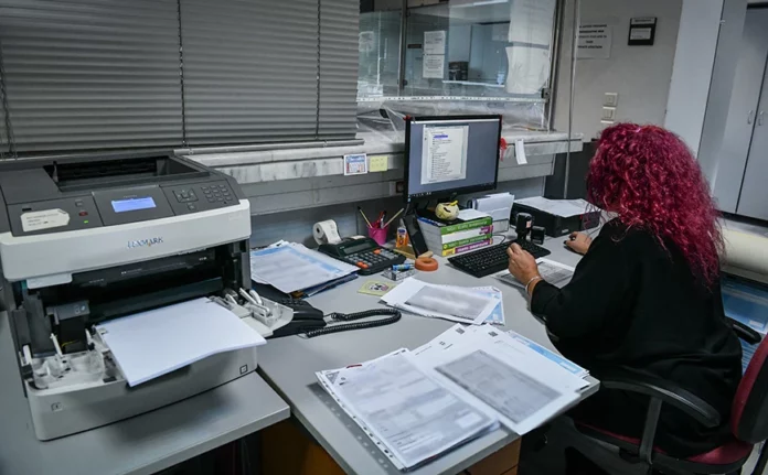 ΑΑΔΕ: Έκρηξη του αριθμού των οφειλετών της Εφορίας τον Μάιο