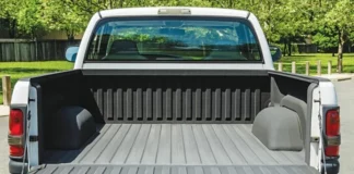 Το ΕΚΑΒ…. σβήνει στις καρότσες! – (ΦΩΤΟ)