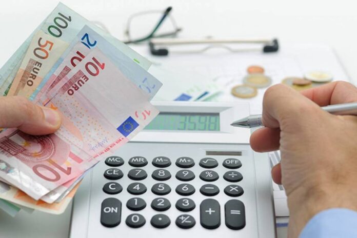 Οι Έλληνες δουλεύουν 181 ημέρες το χρόνο για να πληρώνουν φόρους και εισφορές!