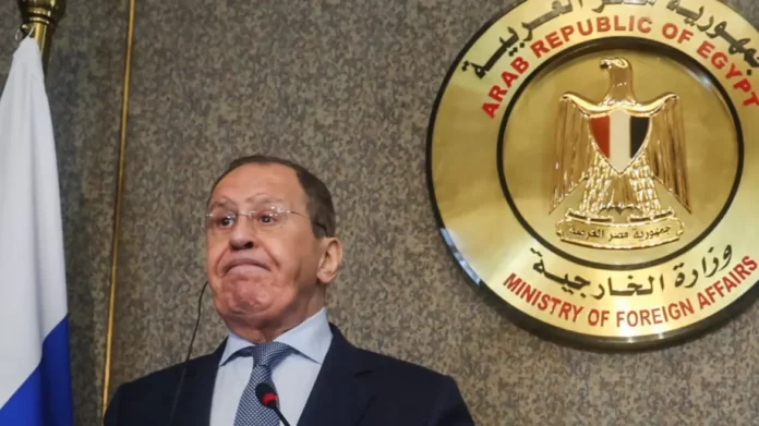 Λαβρόφ: Ο Ρώσος ΥΠΕΞ δηλώνει τώρα πως η Μόσχα επιδιώκει αλλαγή καθεστώτος στο Κίεβο