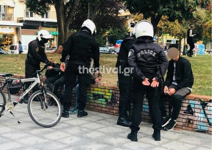 Θεσσαλονίκη: Τους συνέλαβαν για διευκόλυνση παράνομης διαμονής μεταναστών