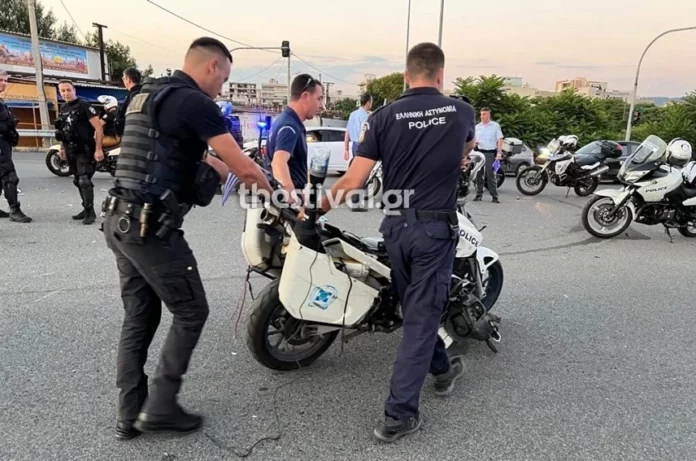 Θεσσαλονίκη: 75χρονος οδηγός πέρασε με κόκκινο κι εμβόλισε μηχανή της Ομάδας «Ζ» – (VIDEO-ΦΩΤΟ)