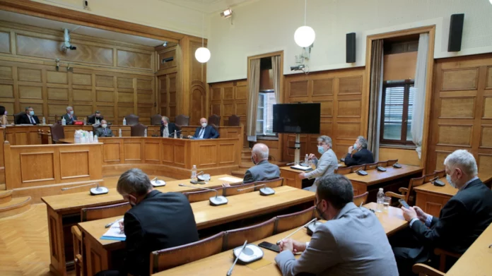 Επιτροπή Θεσμών και Διαφάνειας της Βουλής: Υποθέσεις παρακολούθησης τηλεφώνων Ανδρουλάκη και Κουκάκη