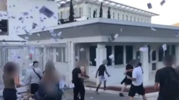 “Έφοδος του Ρουβίκωνα στην πρεσβεία των ΗΠΑ στην Αθήνα