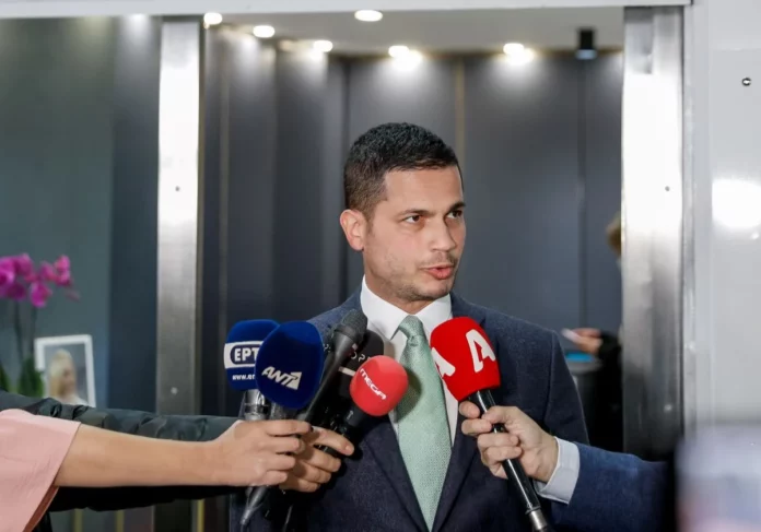 Καρανικόλας υπέρ Μητσοτάκη: Εκθέτει και τον Λοβέρδο που τον είχε εκπρόσωπο!