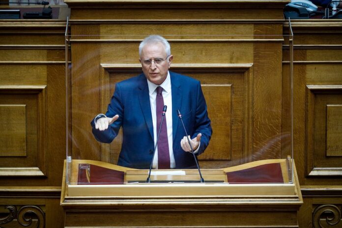 Γιάννης Ραγκούσης: Αντίδραση