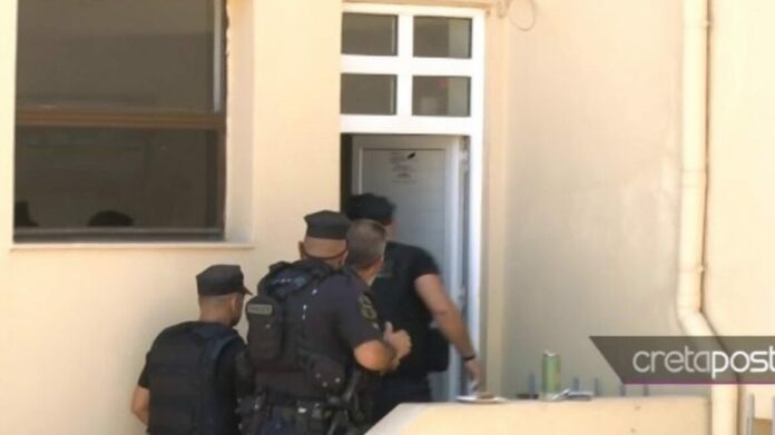 Ρέθυμνο: Στον ανακριτή υπό δρακόντεια μέτρα ασφαλείας ο 60χρονος που σκότωσε τη γυναίκα του
