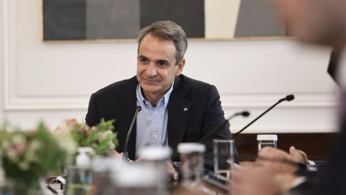 «Μαύρα σύννεφα» παντού κυκλώνουν την κυβέρνηση: Όταν σου επιτίθονται οι πρώην «συμμαχικοί» ΝΥΤ πόσο πολιτικό χρόνο έχεις;