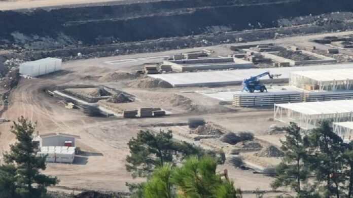 Τεραστίων διαστάσεων δομή ετοιμάζει η κυβέρνηση στη Λέσβο – Θα φιλοξενεί χιλιάδες μετανάστες