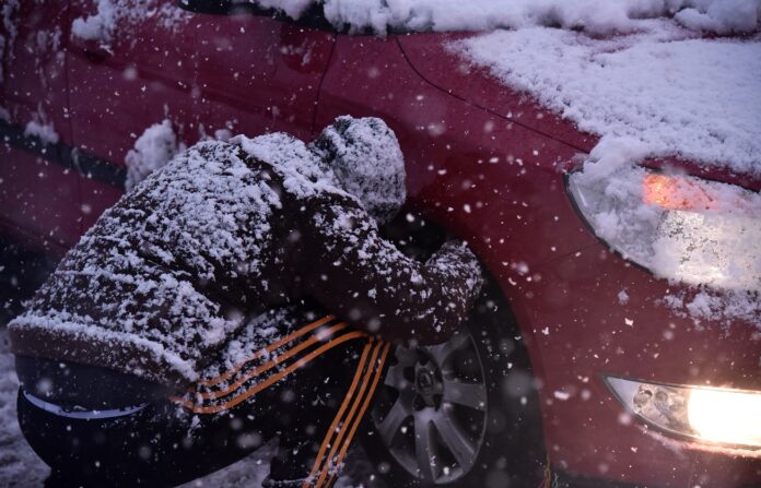 Υπ. Μεταφορών: Υποχρεωτικές οι αλυσίδες από τον Οκτώβριο μόνο μετά από αποφάσεις των αρχών