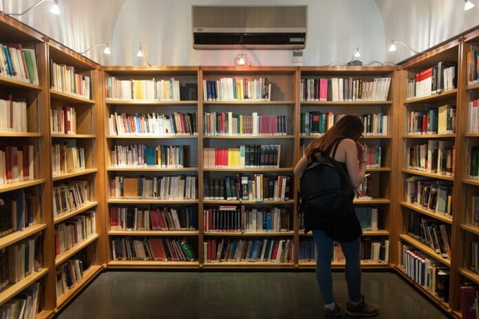 Τροπολογία υπ. Παιδείας: Χωρίς εξετάσεις οι μετεγγραφές Ελλήνων φοιτητών από την Ουκρανία