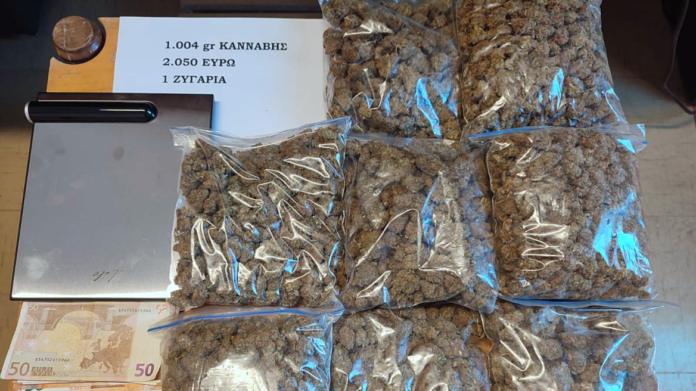 Φούρνος μικροκυμάτων ήταν γεμάτος με ένα κιλό κάνναβης