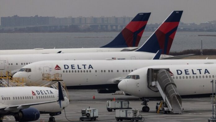 ΗΠΑ: H Delta Airlines έχει δώσει 6 δισ. δολάρια για αποζημιώσεις ακυρώσεων ή καθυστερήσεων πτήσεων από το 2020