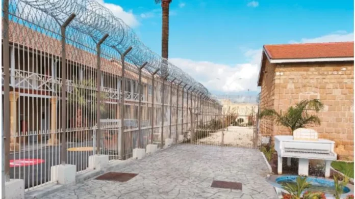 Κύπρος: Εισήγηση για ποινική δίωξη του διοικητή της Yπηρεσίας Καταπολέμησης Ναρκωτικών