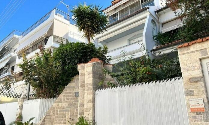 Μυστήριο με τη ληστεία στη Γλυφάδα: Ο ληστής χωρίς όπλο, χτύπησε το κουδούνι και μπήκε!