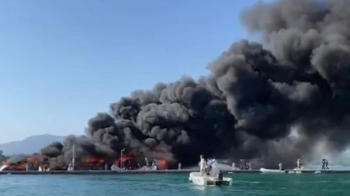 Μεγάλη φωτιά στη μαρίνα Γουβιών στην Κέρκυρα – Καίγονται σκάφη – (VIDEO-ΦΩΤΟ)