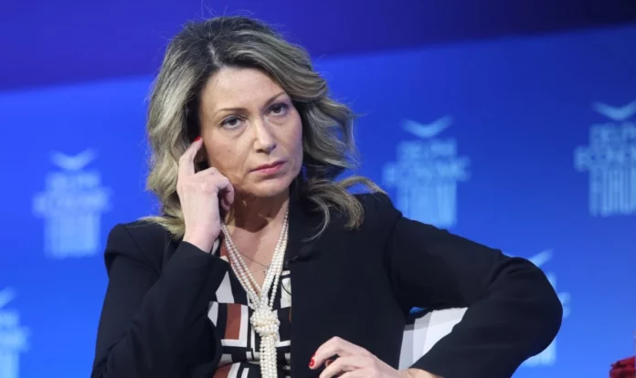 Βασιλική Λαζαράκου: Η πρόεδρος της Επιτροπής Κεφαλαιαγοράς έχει κουράσει το ΥΠΟΙΚ