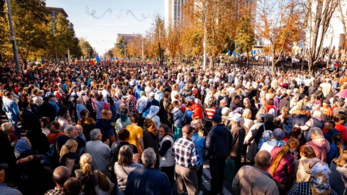 Μολδαβία: Χιλιάδες διαδηλωτές ζητούν παραίτηση της κυβέρνησης λόγω των τιμών του φυσικού αερίου