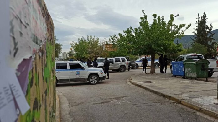 Τα ευρήματα της ΕΛ.ΑΣ στην Πολυτεχνειούπολη: Όπλα, σφαίρες, ναρκωτικά και μετρητά – (VIDEO-ΦΩΤΟ)