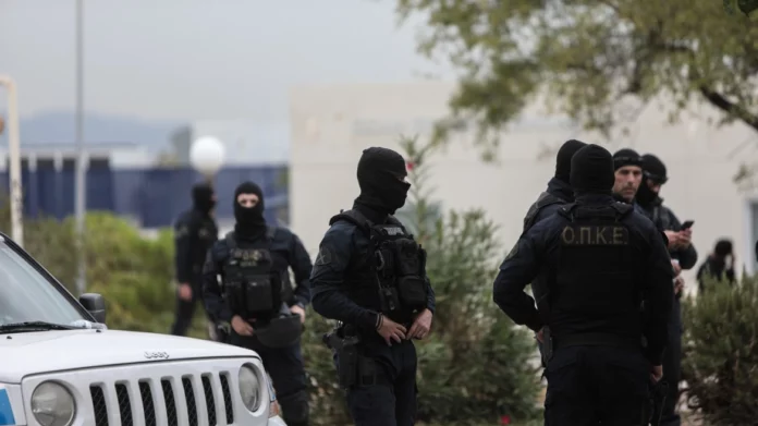 Πολυτεχνειούπολη: Ελεύθεροι οι 7 συλληφθέντες μέχρι την εκδίκαση – Σωρεία κακουργημάτων στις κατηγορίες