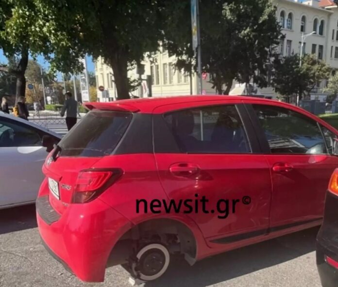 Θεσσαλονίκη: Νεαρός πήγε να πάρει το αυτοκίνητο του και έλειπαν και οι τέσσερις ρόδες (φωτο)