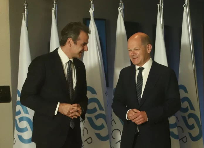 Θα μιλήσει στον Σολτς για τις γερμανικές επανορθώσεις ο Μητσοτάκης;