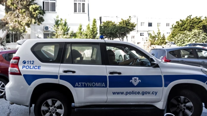 Κύπρος: Σύλληψη αστυνομικού γιατί μετέφερε παράνομους μετανάστες από τα κατεχόμενα