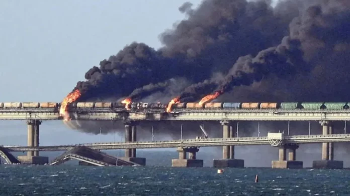 Κριμαία: Οχτώ συλλήψεις για την έκρηξη στην γέφυρα Κερτς – Ρώσοι, Ουκρανοί και Αρμένιοι οι συλληφθέντες