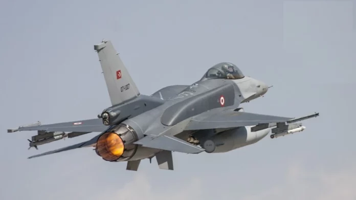 33 παραβιάσεις του εθνικού εναέριου χώρου από τουρκικά μαχητικά F-16