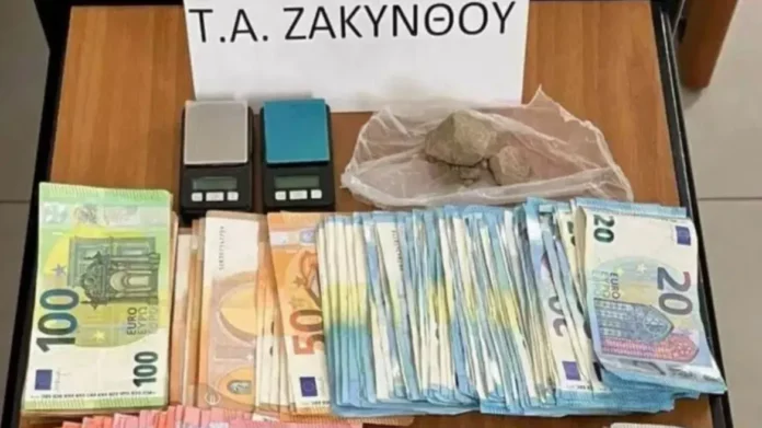 Ζάκυνθος: Κυκλοφορούσε οπλισμένος στα «στέκια» χρηστών ναρκωτικών για να βρει πελάτες και να πουλήσει ηρωίνη