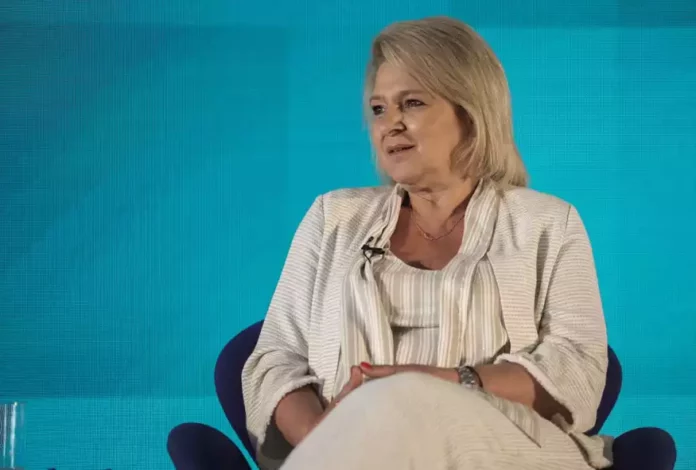 ΕΟΠΥΥ: «Φωτιά» στην κυβέρνηση από αναρτήσεις Πολάκη για τη Διοικήτρια με την παράλληλη απασχόληση στο Χρηματιστήριο Αθηνών