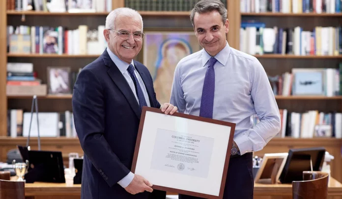 Τρία χρόνια μετά το σκάνδαλο, ο Διαματάρης πήγε να δείξει το πτυχίο του στον Μητσοτάκη, και έστειλε εξώδικο στην Efsyn