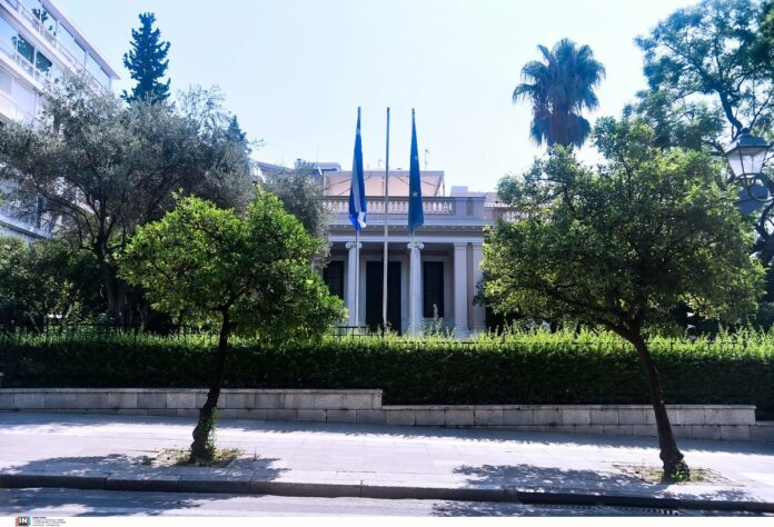 Η ενημέρωση υπουργού από το Μαξίμου ότι… παρακολουθούνταν!